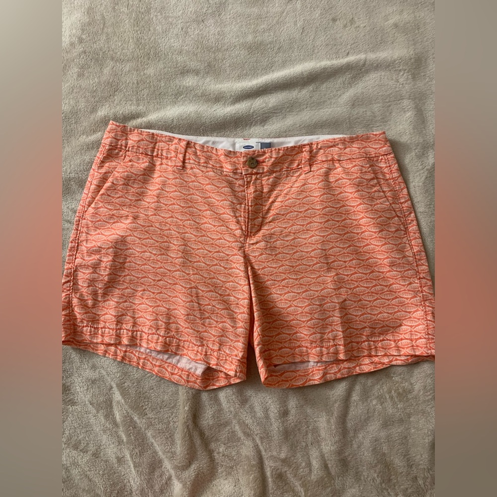 Old Navy shorts size 14 orange with cute fish design